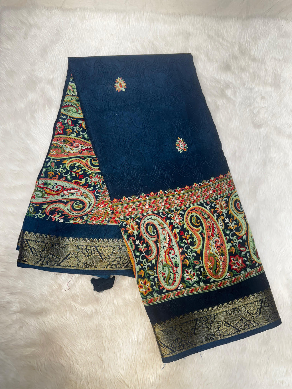 Celebrity pattern R242