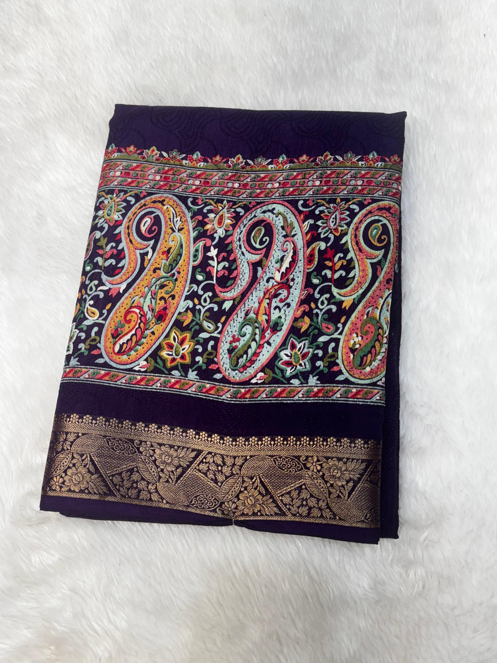 Celebrity pattern R242