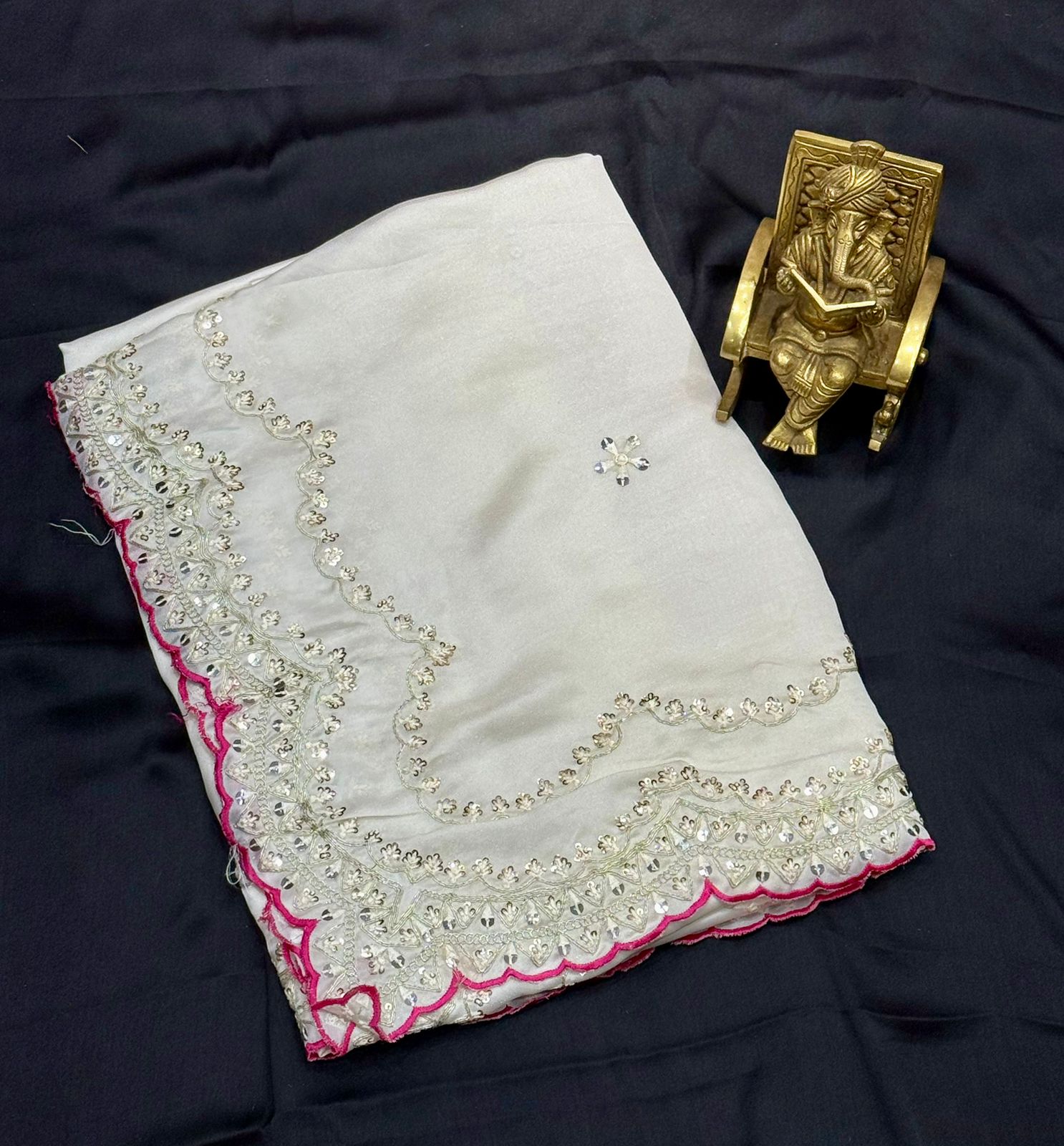 WHITE DESIGNER DR144