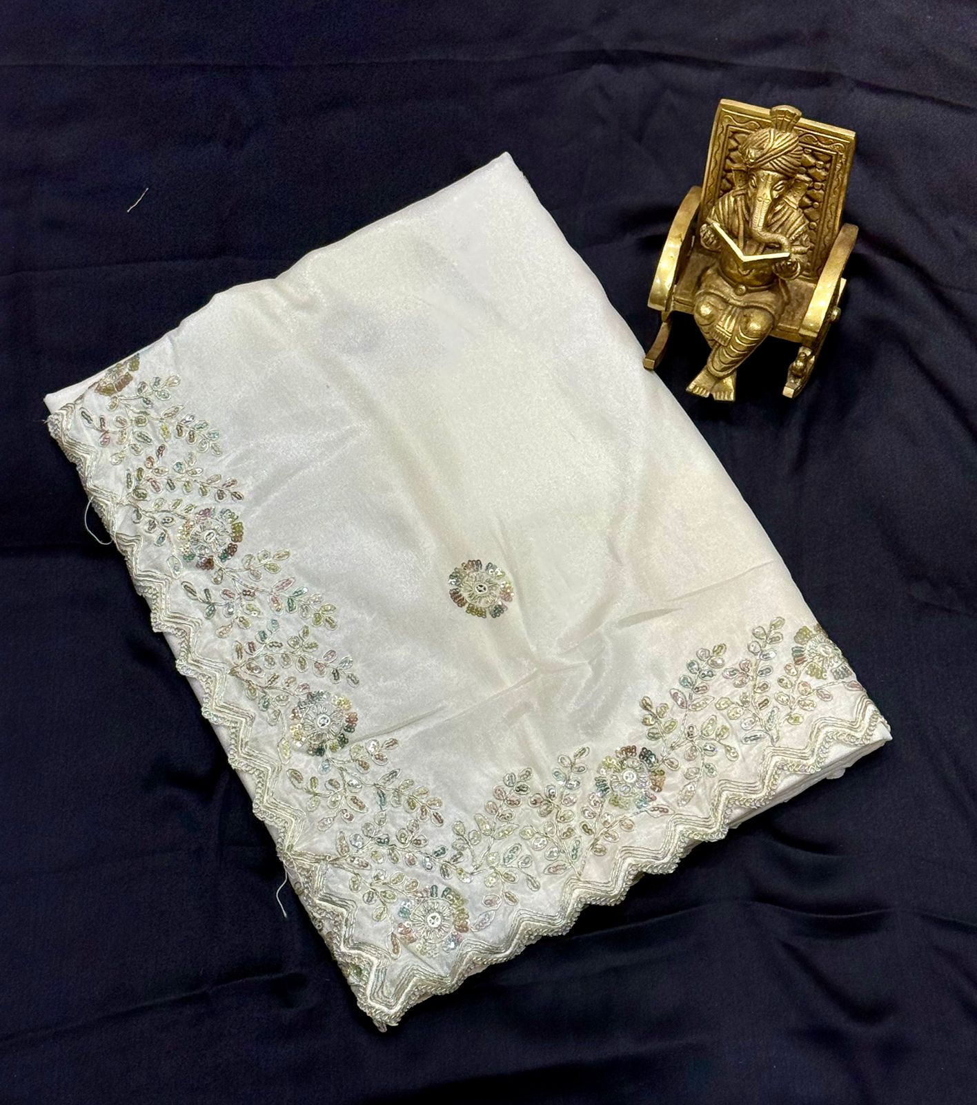 WHITE DESIGNER DR144