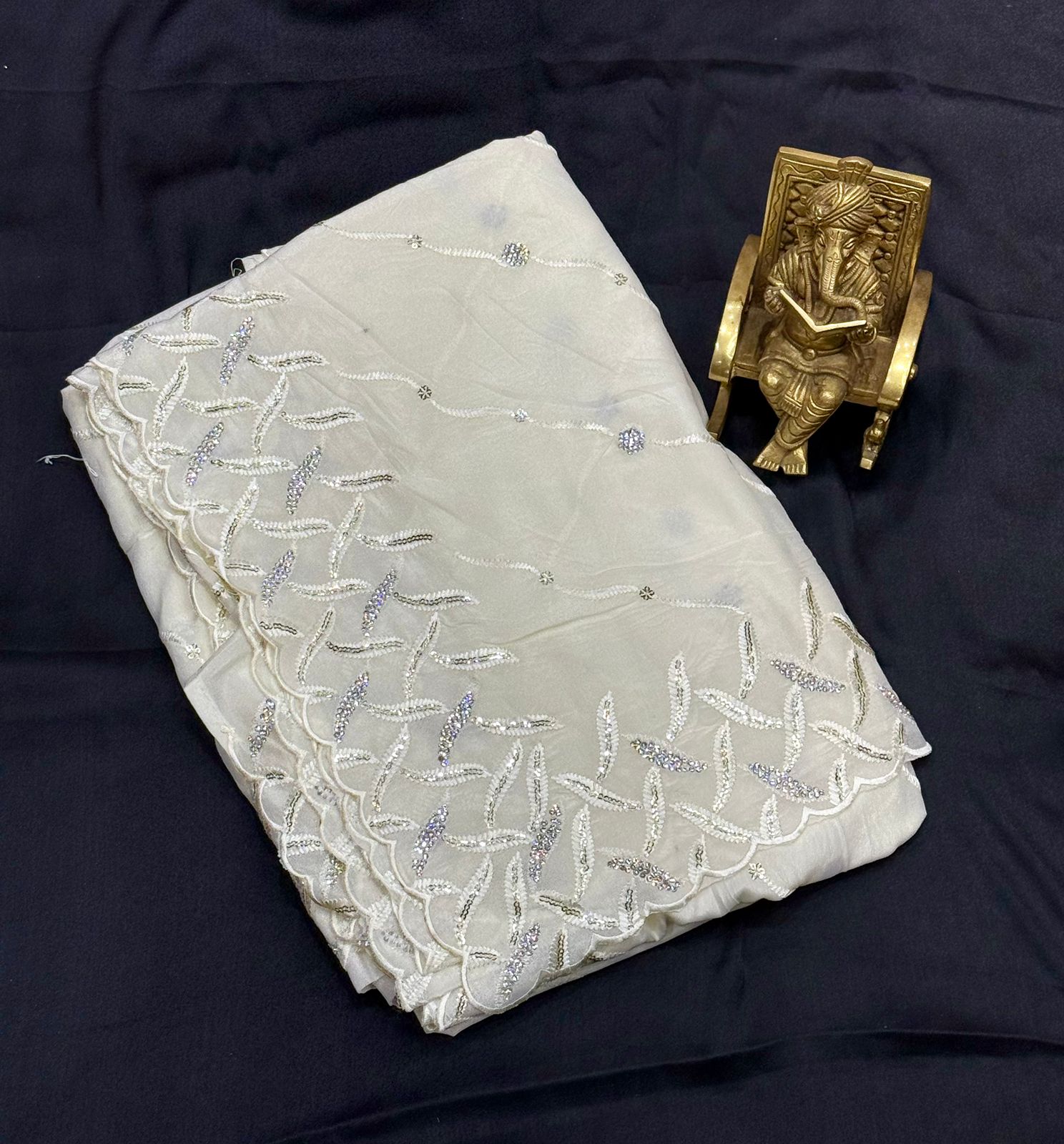 WHITE DESIGNER DR144